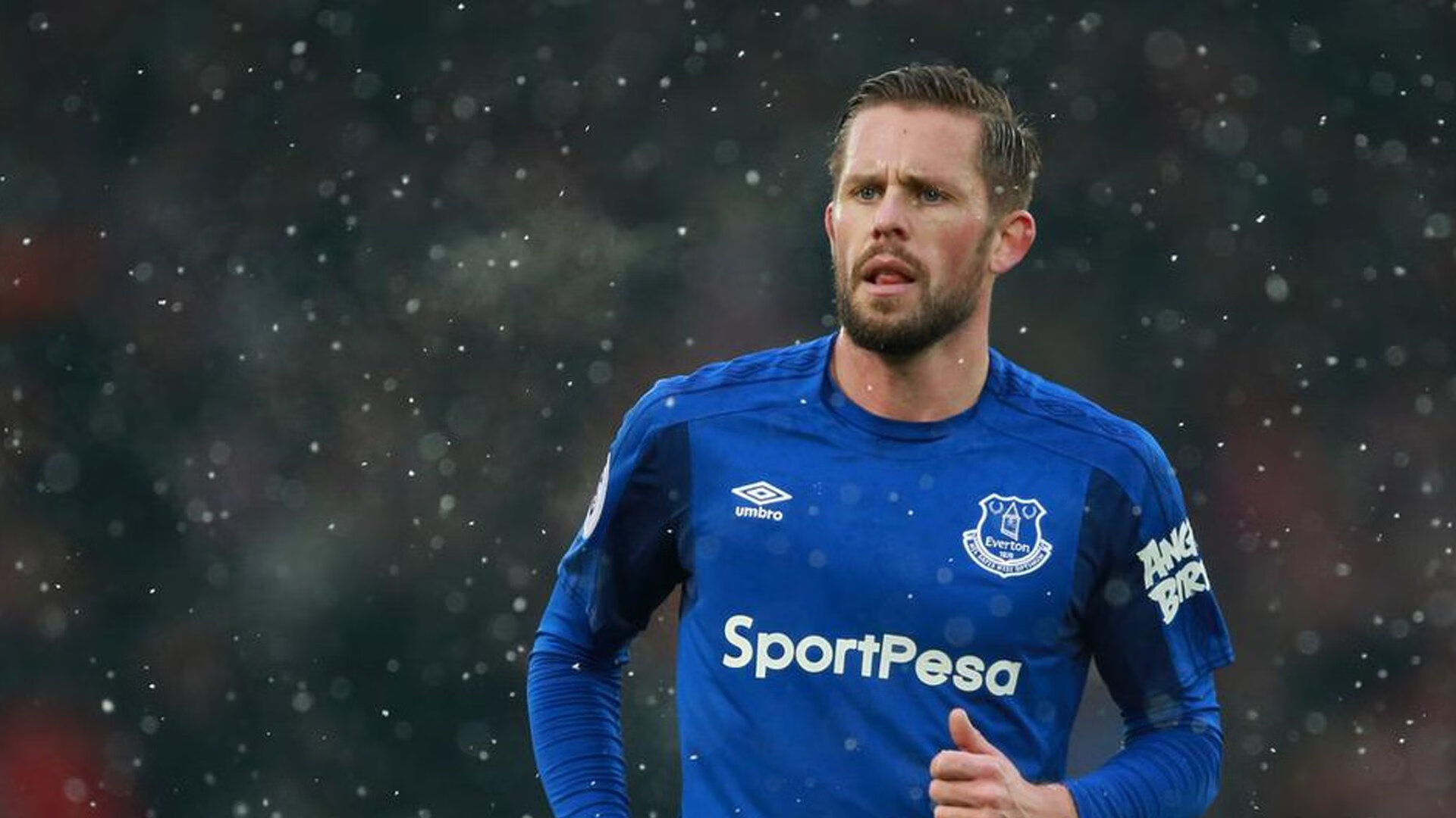 开云体育世界杯-当F1轮胎在沙漠嘶吼，热火已在萨城投下三分雨