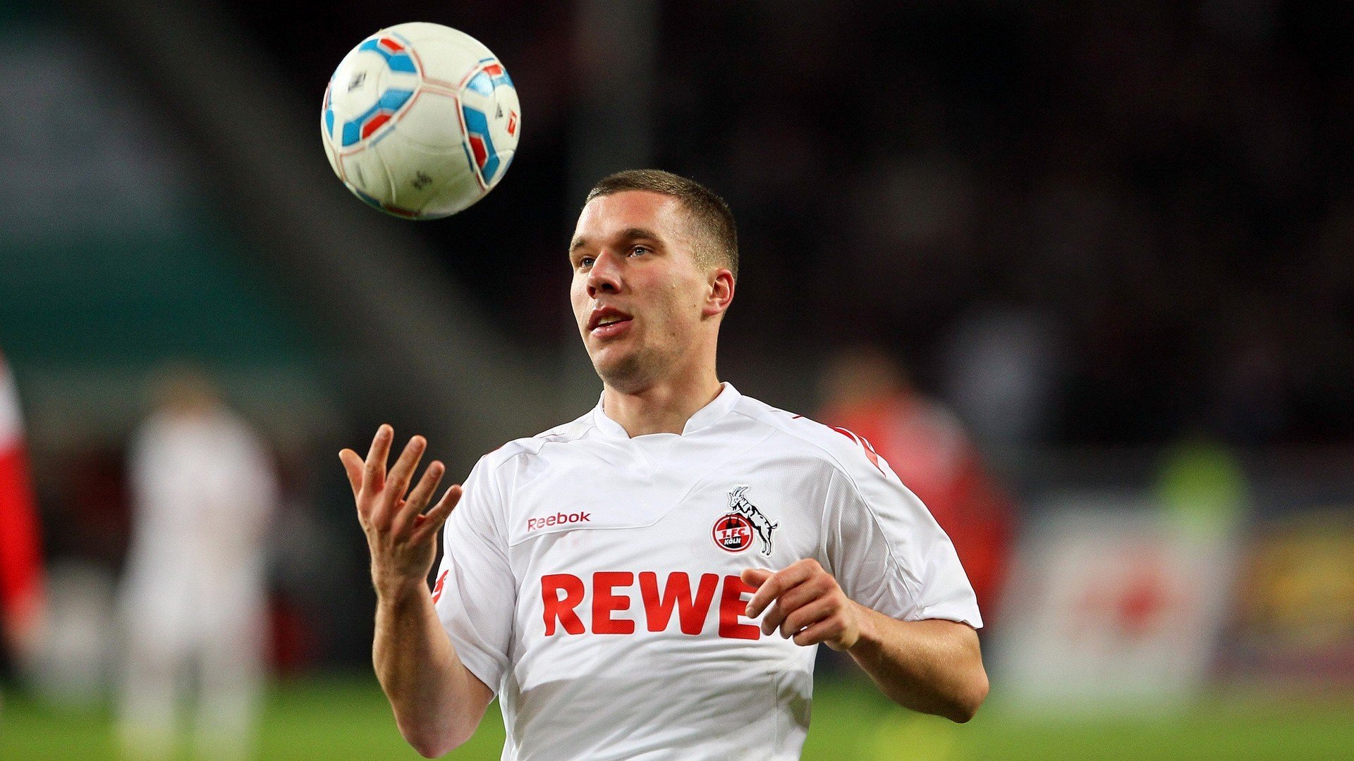 哈兰德撕裂防线，莱比锡红牛险胜巴萨，一场个人英雄主义与战术纪律的终极较量